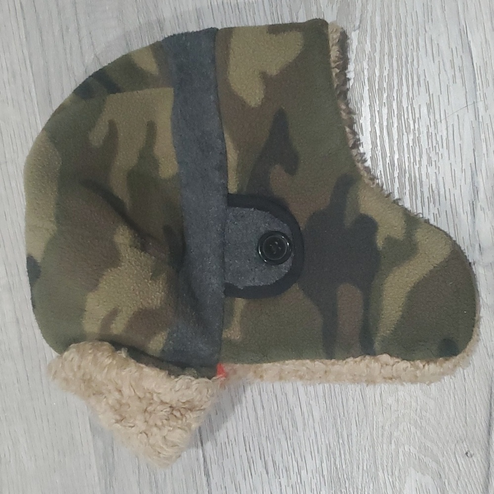 Gap Wooly Camo Fleece Flap Hat Size S/M